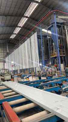 High-performance Spraying System Customized Every Month Capacity for Customers  Vertical Powder Coating Line for Aluminum Profiles