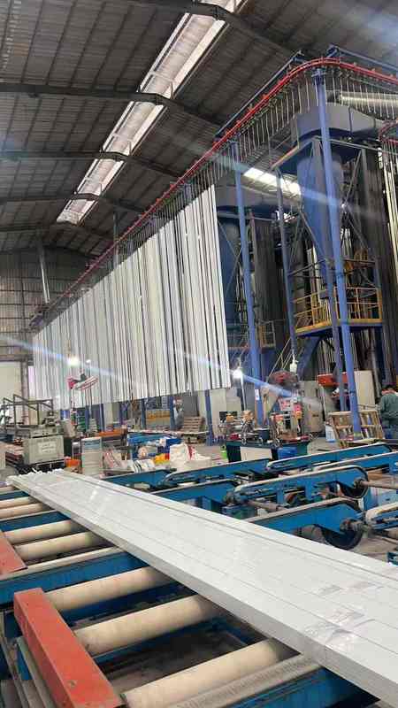 High-performance Spraying System Customized Every Month Capacity for Customers  Vertical Powder Coating Line for Aluminum Profiles