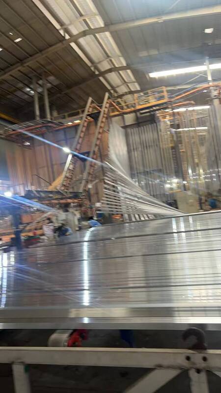 Loading Area System Customized Parameter for Customers  Vertical Powder Coating Line for Aluminum Profiles